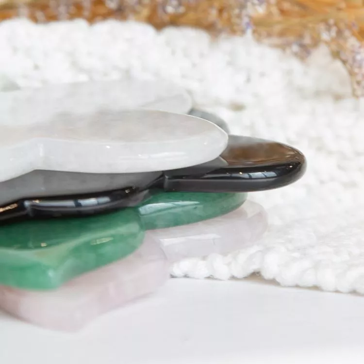 Miksi Jade Roller Gua Sha -setistä tulee välttämättömiä ihonhoitotuotteita kaikille?